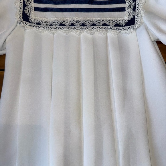 Girl’s size 5 vintage sailor dress. White with blue trim. - Picture 6 of 7